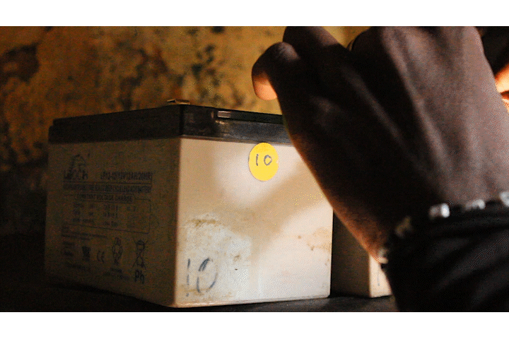 48_change battery GIF