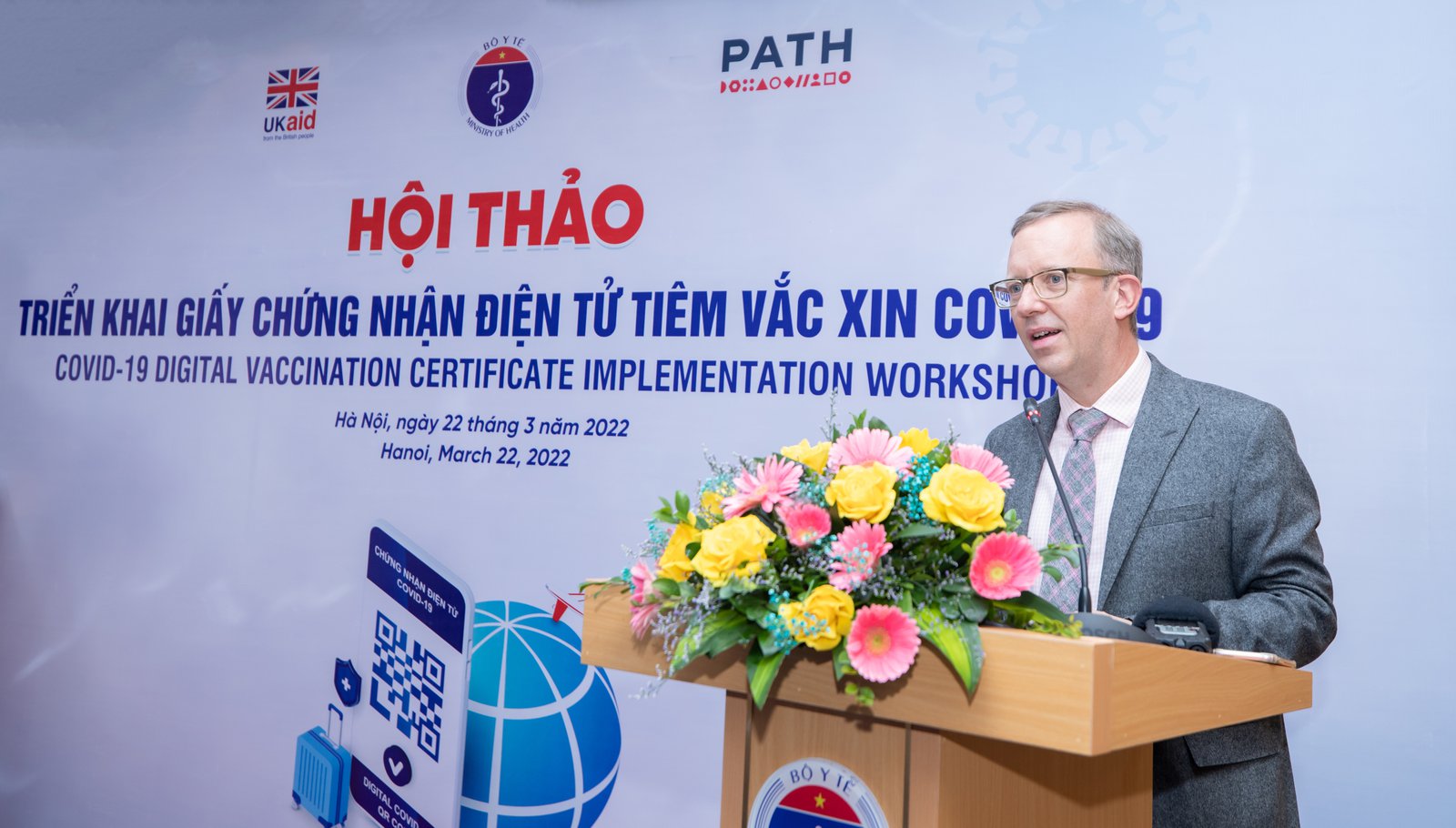 British Ambassador Gareth Ward speaking at the workshop. Photo-Vu Ngoc Dung.jpg