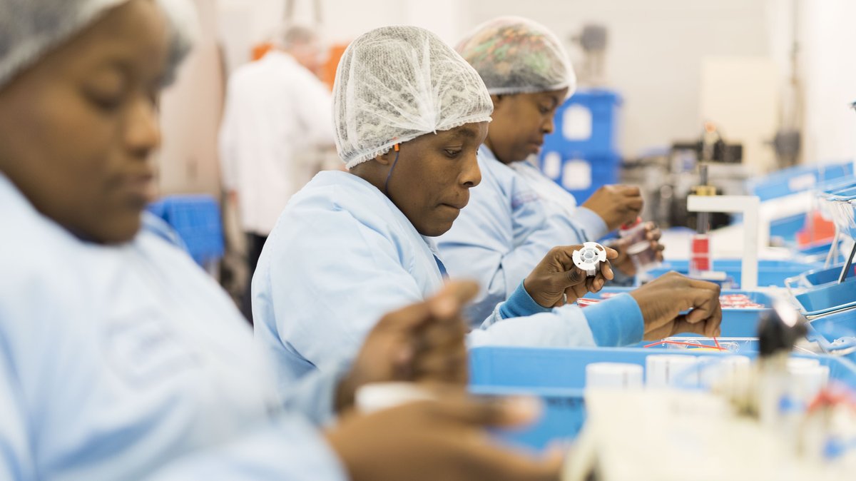 South African doctors and innovators designed the SINAPI Biomedical chest drain, which is easier to use, more cost effective, and manufactured in their lab in South Africa (pictured here). Photo: PATH/Charles Meadows.