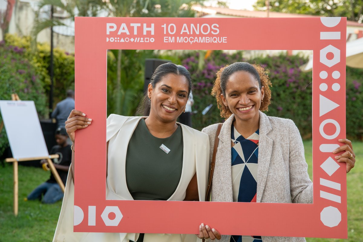 Dr. Annette Cassy, Deputy Director of Planning and Cooperation at the Mozambique Ministry of Health with Melani Picolo, Country Representative at PATH Mozambique. Photo PATH/Paulo Alexandre.