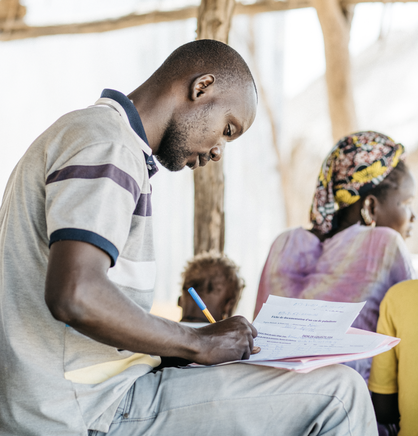 Malaria community worker_Gabe Bienczycki